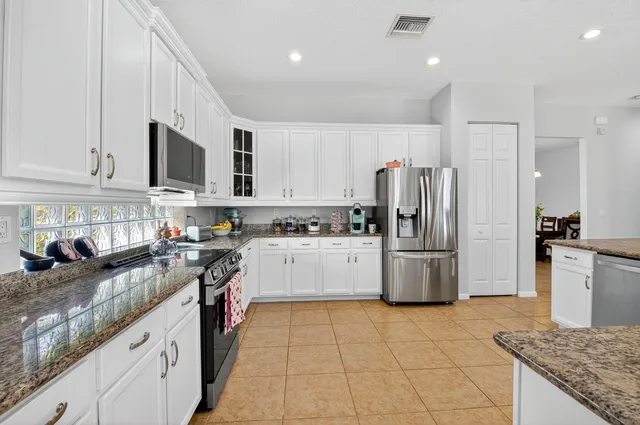  Residence photo 11