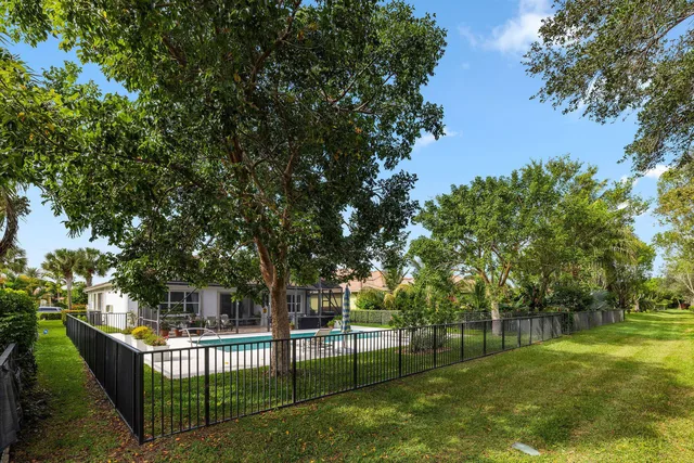  Residence photo 23