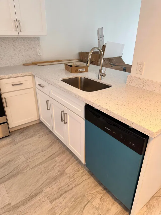 Unit 408 photo 2