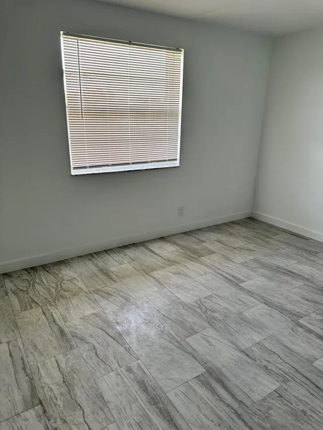 Unit 408 photo 8