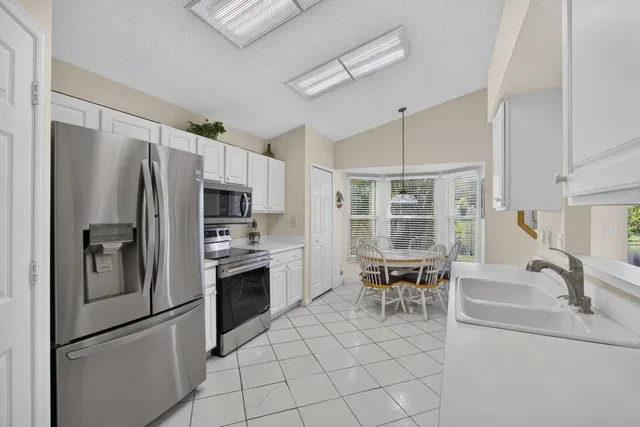 Residence photo 19