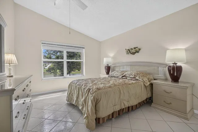 Residence photo 24