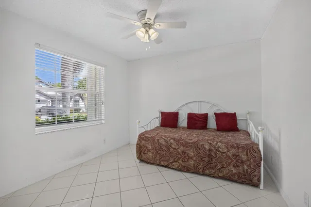 Residence photo 30