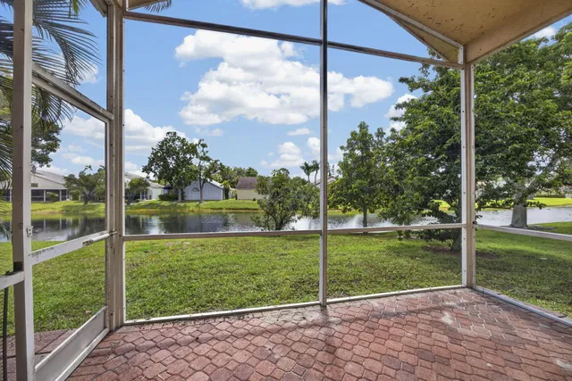 Residence photo 42