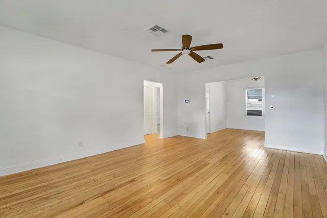 Residence photo 3