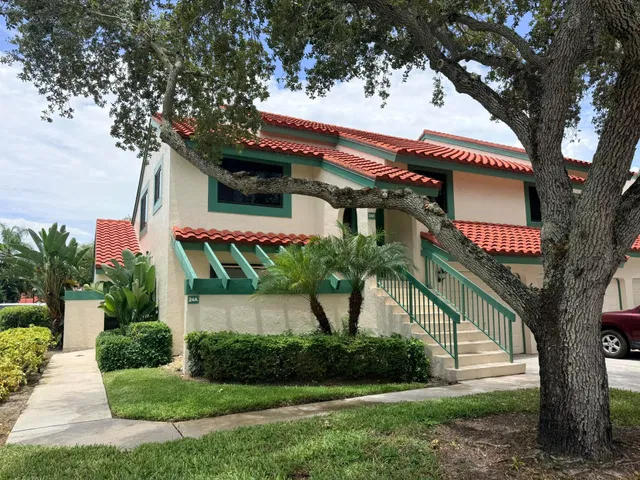 PGA National Palm Beach Gardens Unit A photo 2