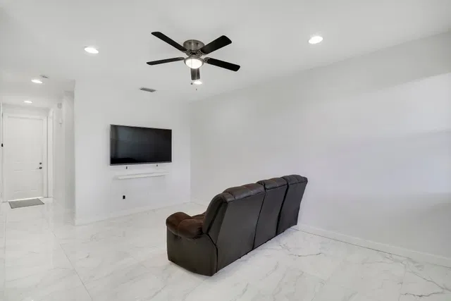 Cityside West Palm Beach Unit 3 photo 9