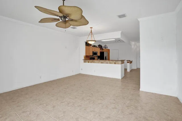  Residence photo 4