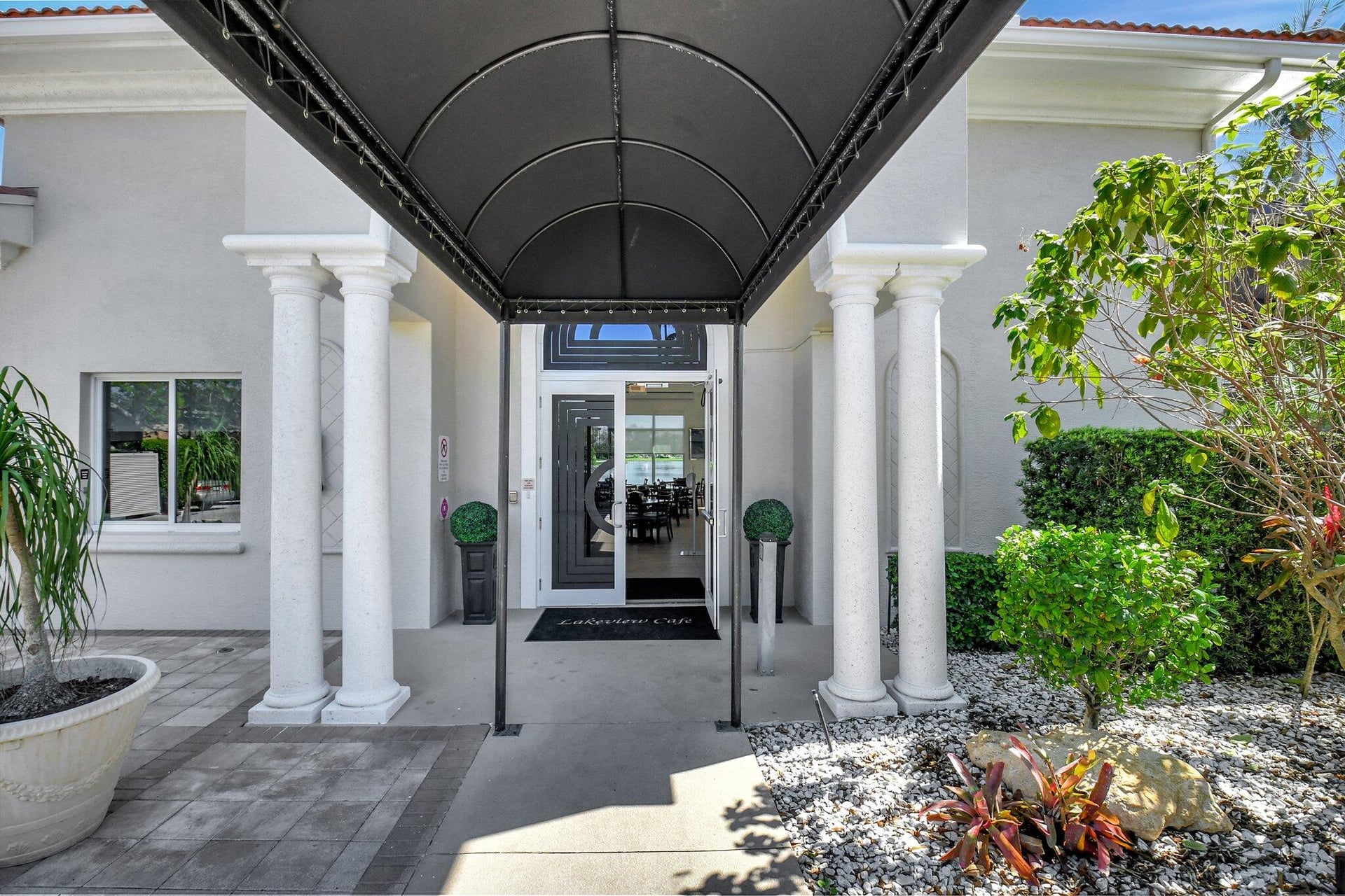 Residence photo 82