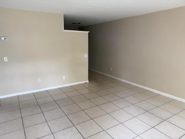 Residence photo 2
