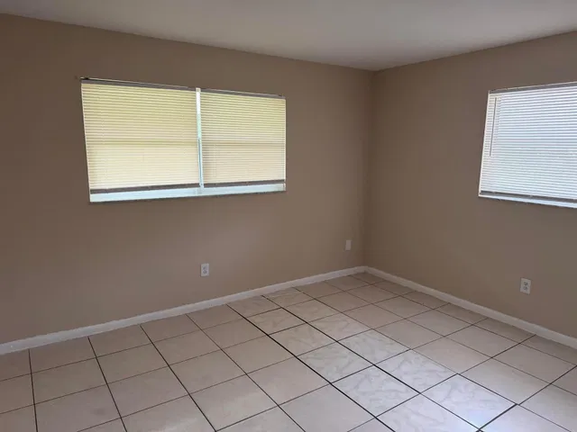 Residence photo 3