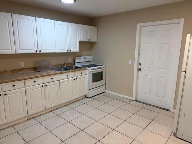 Residence photo 6