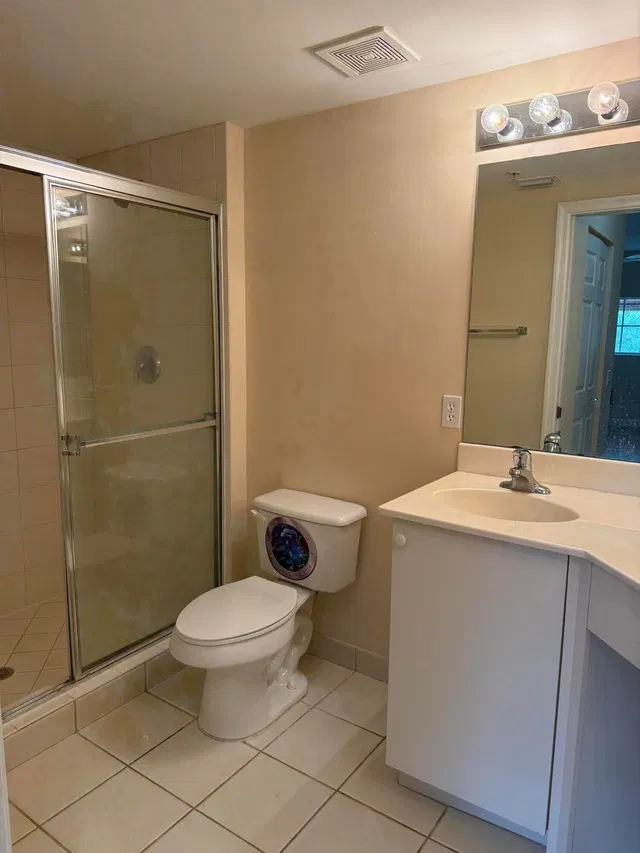 Unit 633 photo 5