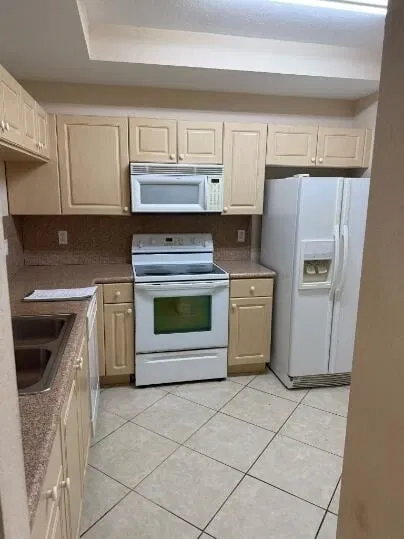 Unit 633 photo 6