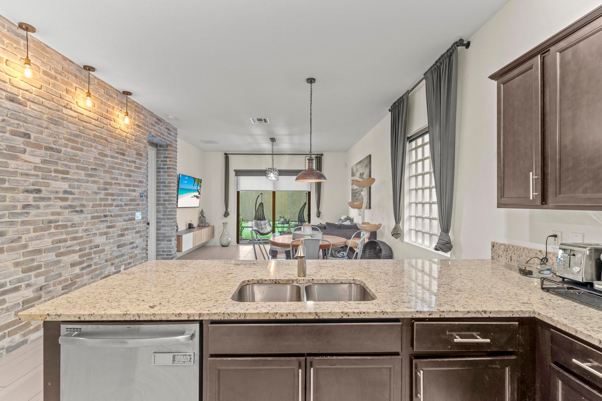 Residence photo 52