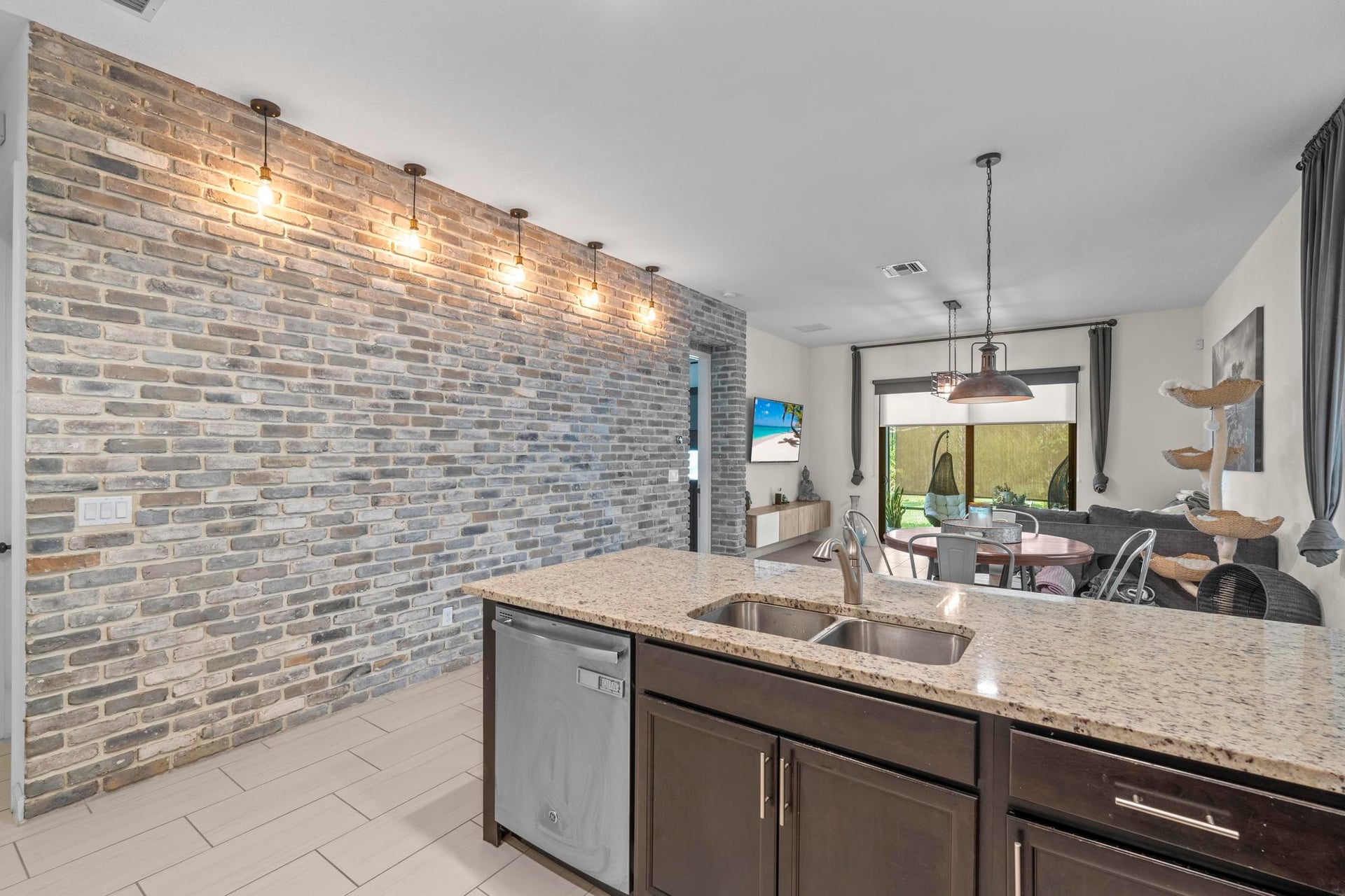 Residence photo 61