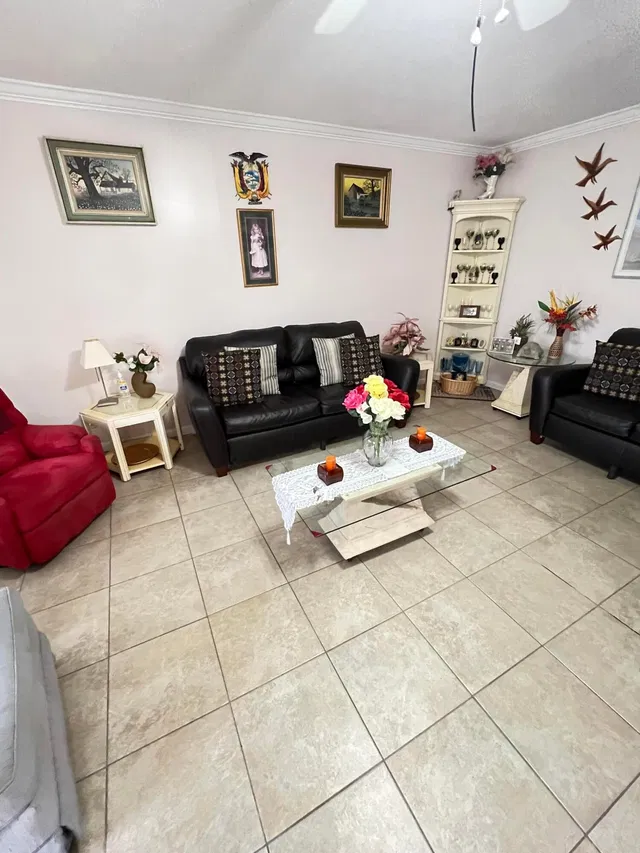  Residence photo 5