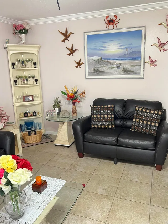  Residence photo 8