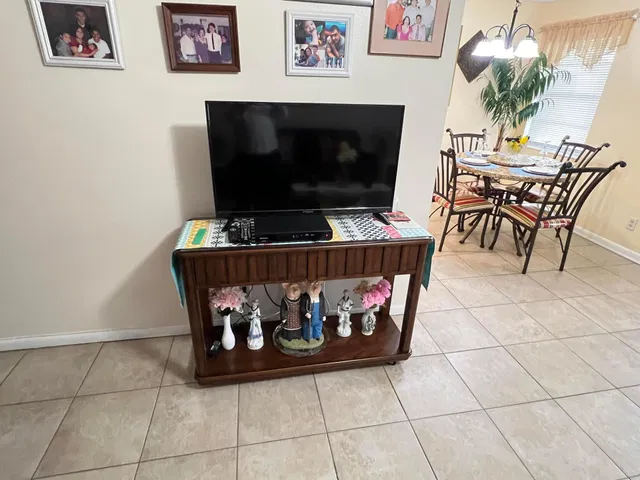  Residence photo 9