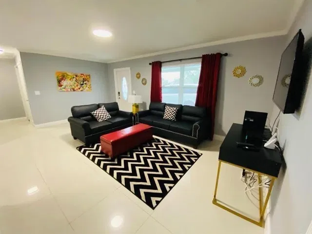  Residence photo 6