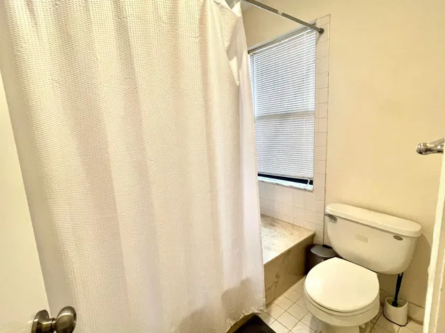 Unit 16 photo 10