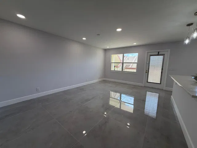 Residence photo 8