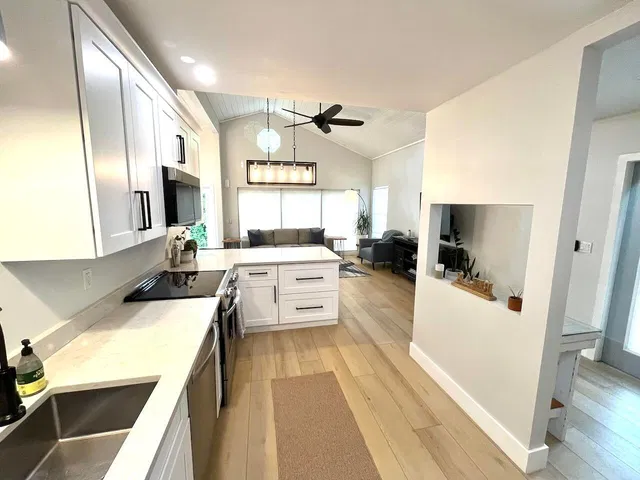 Residence photo 8
