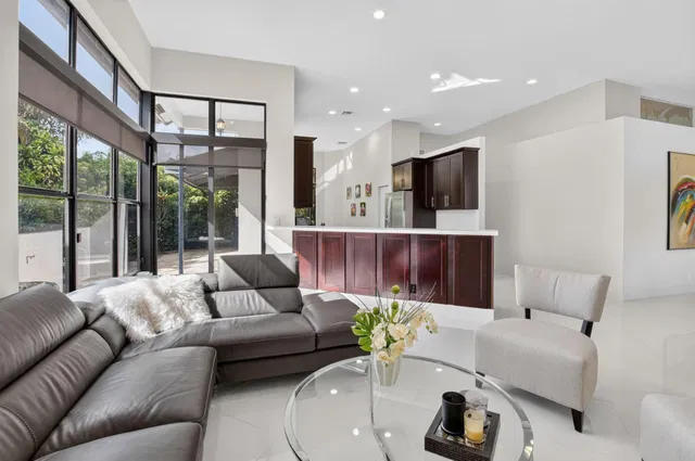 Residence photo 9
