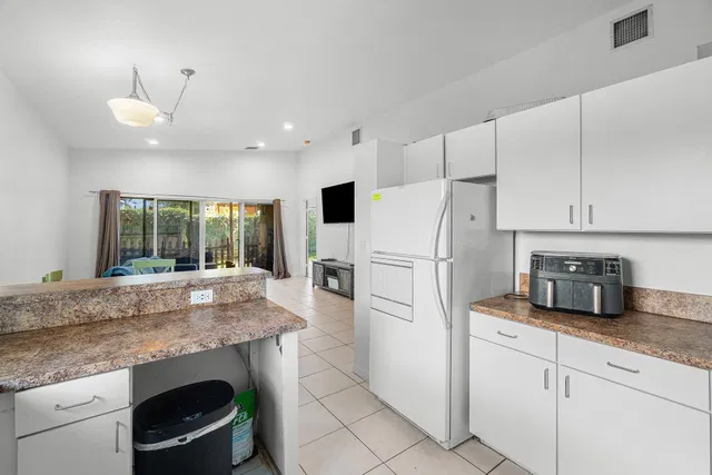 Residence photo 3