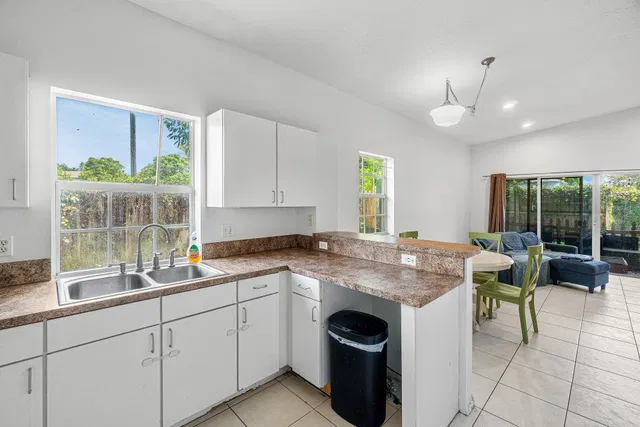 Residence photo 4