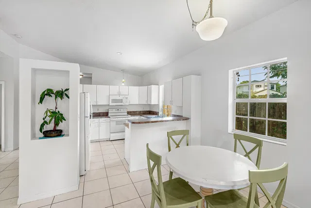 Residence photo 5