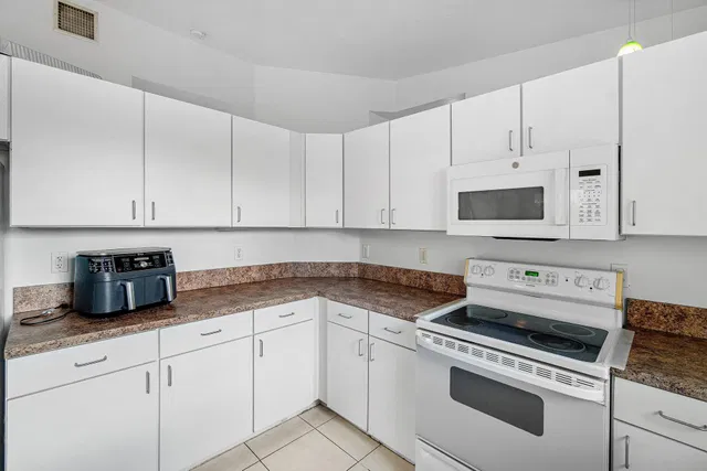 Residence photo 8