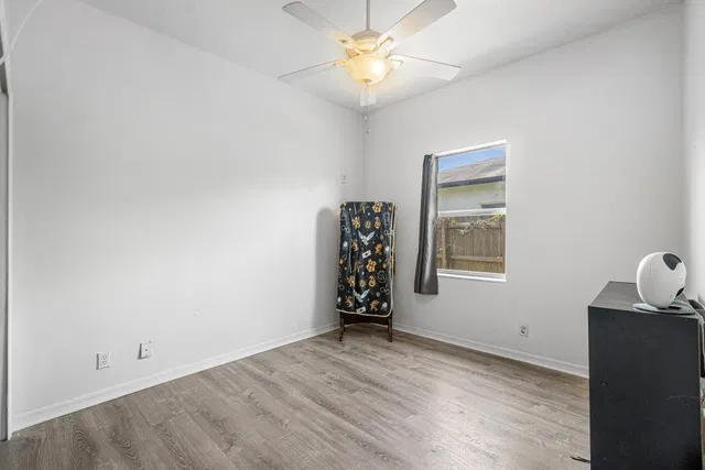 Residence photo 16