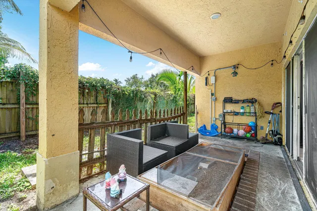 Residence photo 29