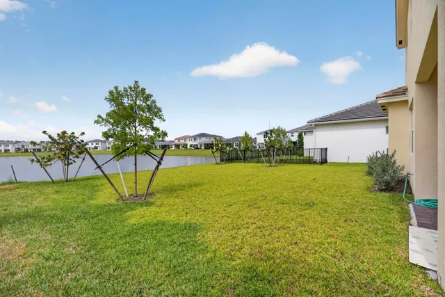  Residence photo 24