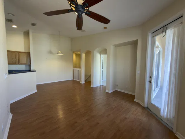 Residence photo 2