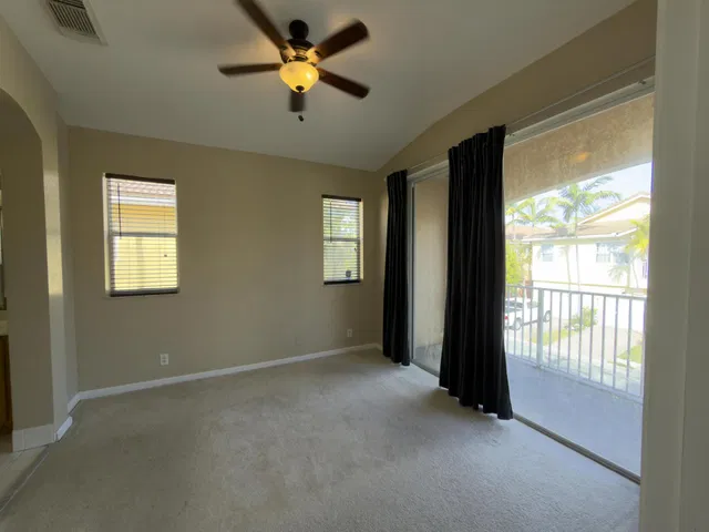 Residence photo 4