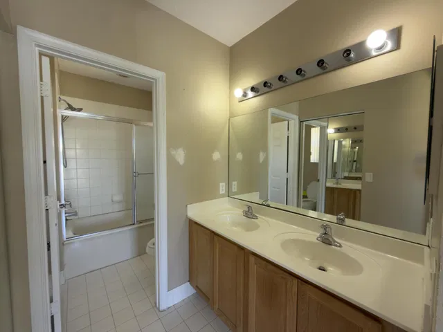 Residence photo 5