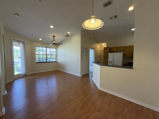 Residence photo 6