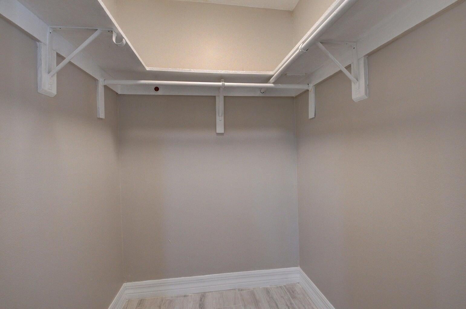 Unit 1 photo 9