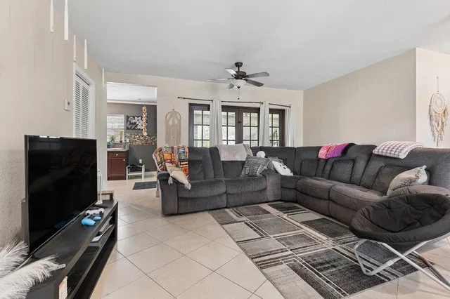Residence photo 8