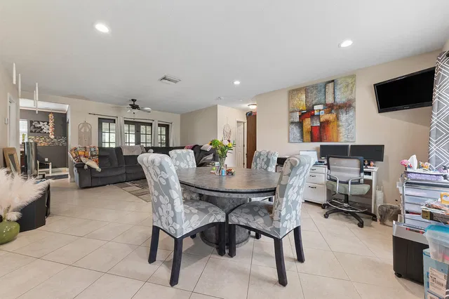 Residence photo 11