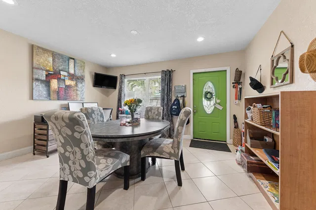 Residence photo 12