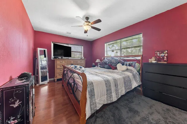 Residence photo 16