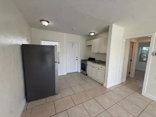  Unit 102 photo 4