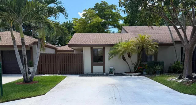 Residence photo 2