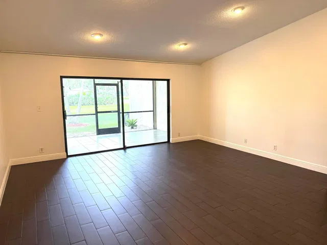 Residence photo 11