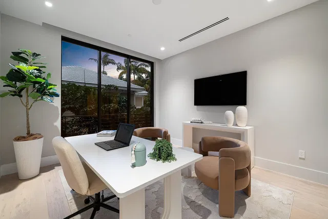 Residence photo 81
