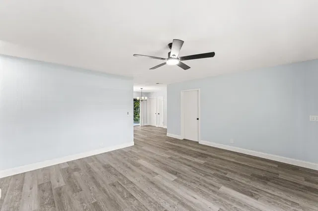  Residence photo 8