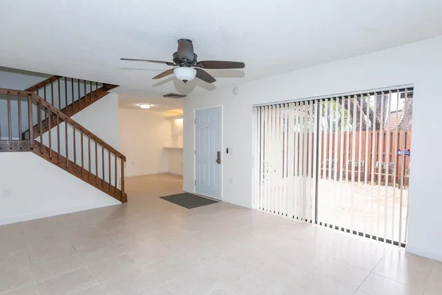  Residence photo 6